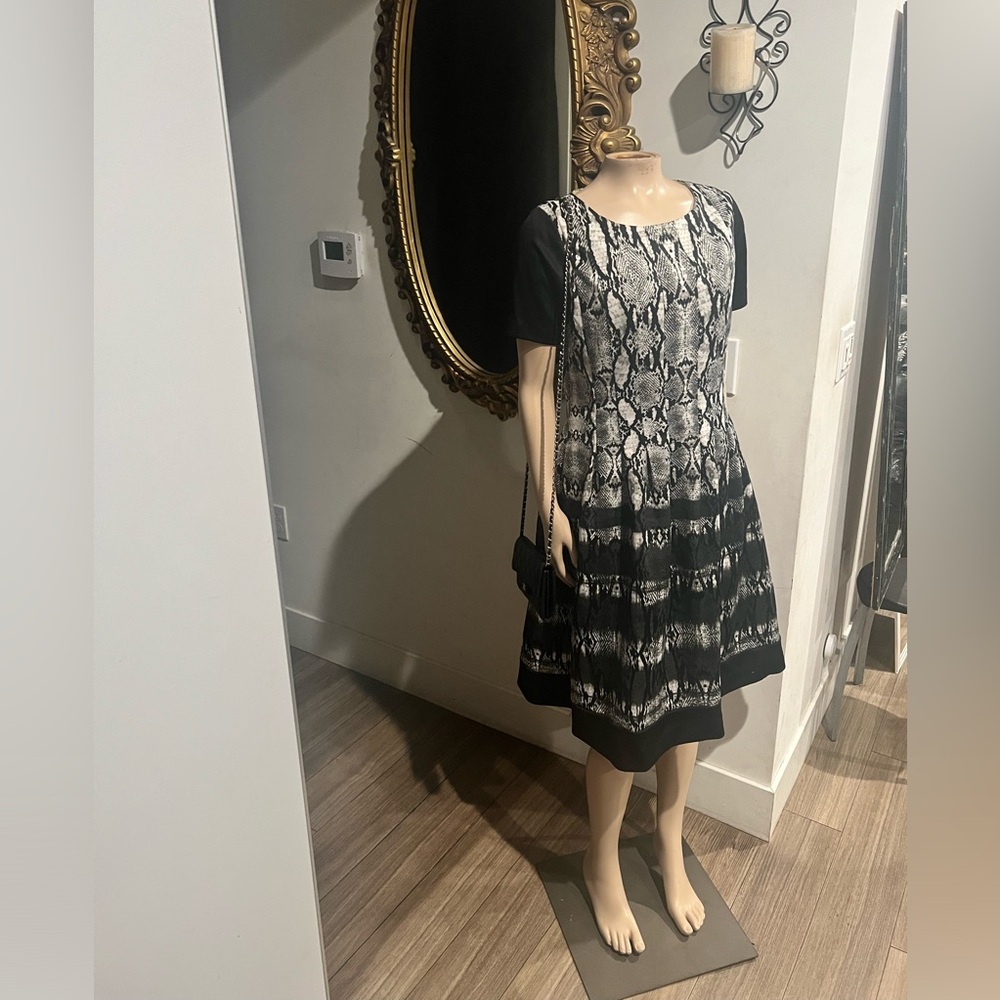 Vince Camuto Snakeskin Dress Size 12 Black and Gray Sleeveless A Line Cocktail